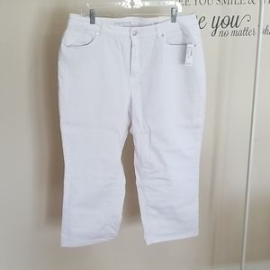 Dressbarn High Rise Capri White jeans NWT